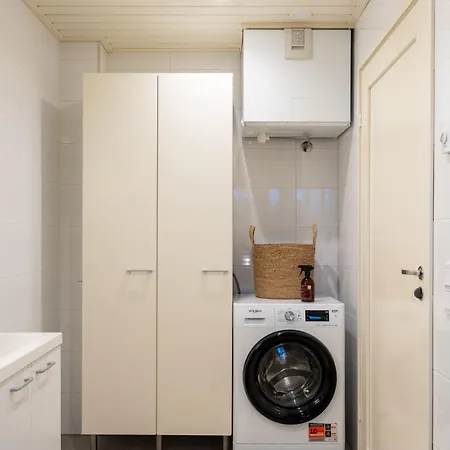 Apartment Stylish Two-storey Home, Parking And Sauna Hameenlinna