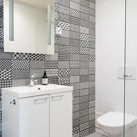 Stylish Two-storey Home, Parking And Sauna Appartamento *