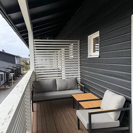 Stylish Two-storey Home, Parking And Sauna Appartamento