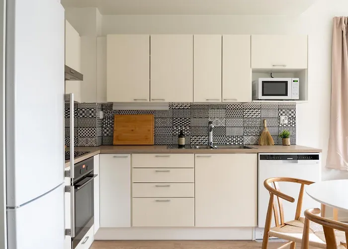 דירה Stylish Two-storey Home, Parking And Sauna *