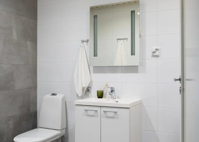 Stylish Two-storey Home, Parking And Sauna דירה המיינלינה