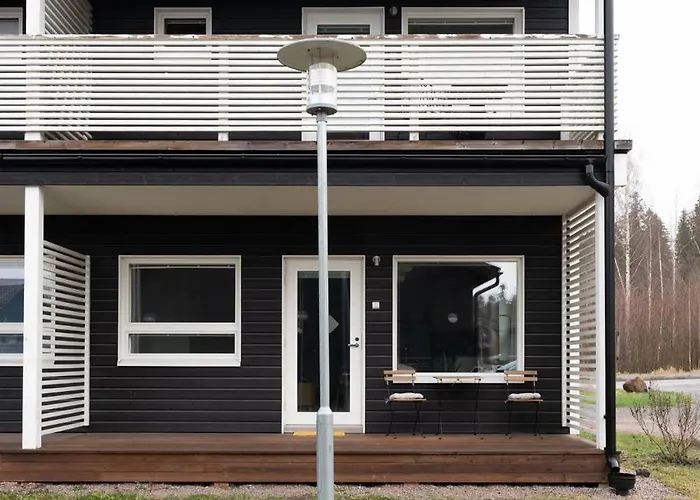 Stylish Two-storey Home, Parking And Sauna דירה