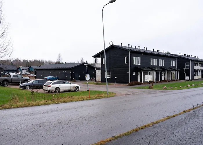 Stylish Two-storey Home, Parking And Sauna *